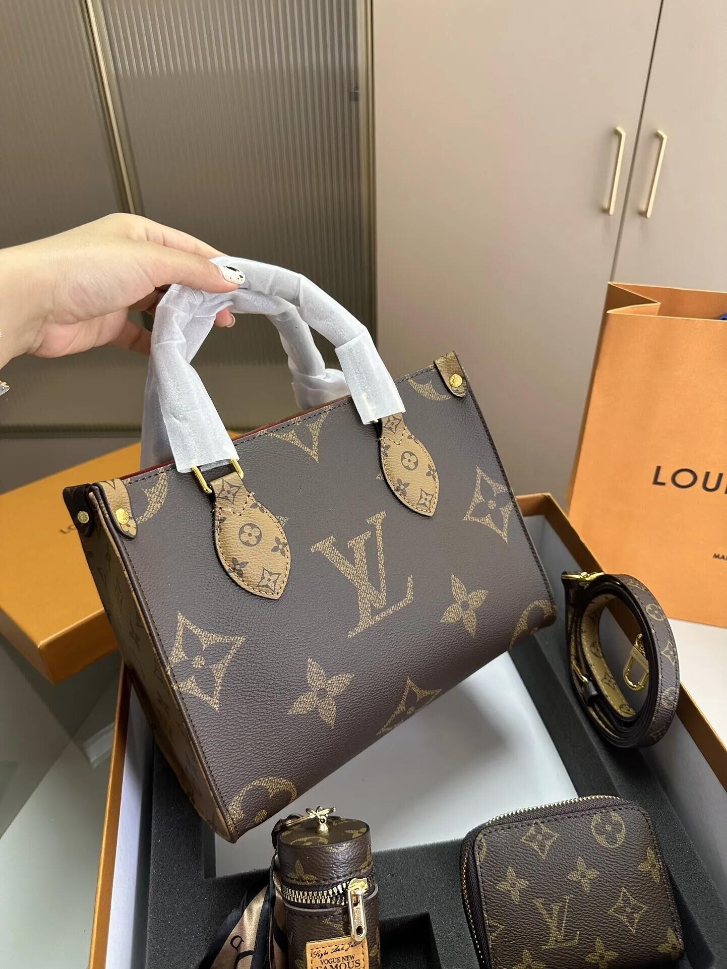 【LOUIS VUITTON】【大人気定番商品】LOUISVUITTON 古い花3点セット お得